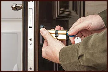 Usa Locksmith Service Springfield, MA 413-314-3231 - 3-locksmith-key-service